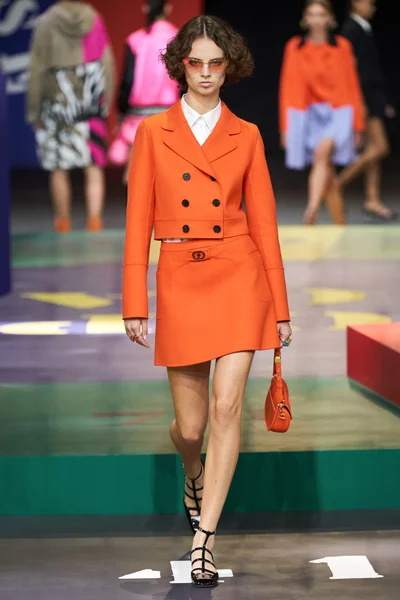 Look 13